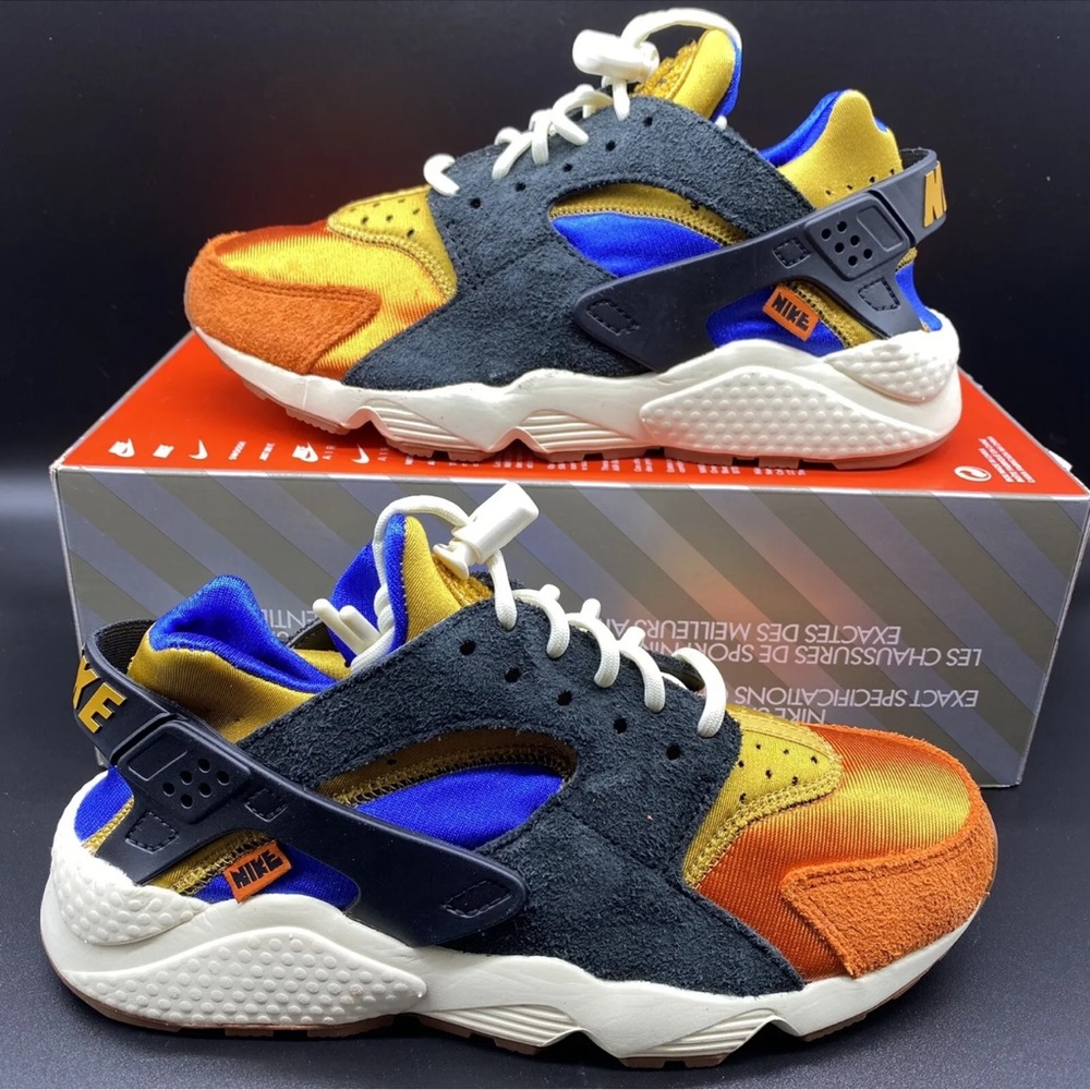 Woman’s Nike air huarache size 8